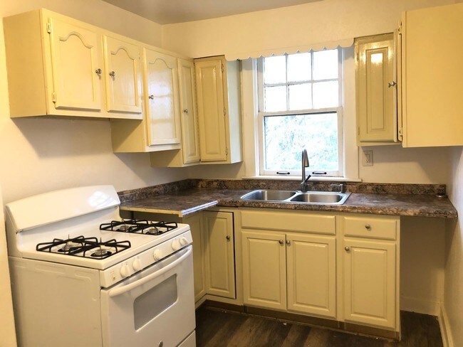 Building Photo - 3 br, 1 bath House - 623 Princeton Blvd