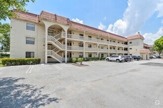 Building Photo - 126 S Cypress Rd