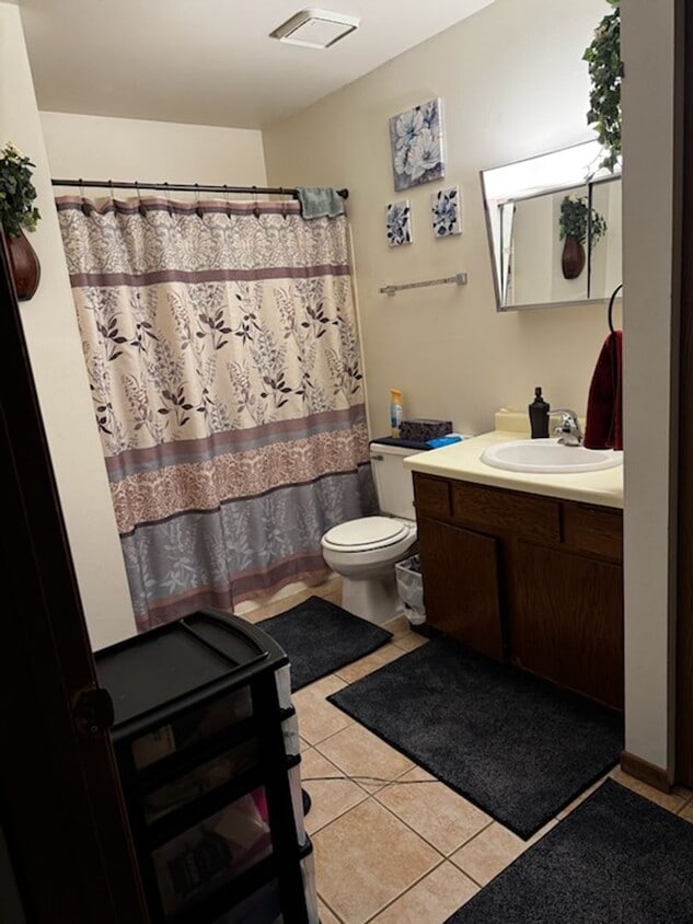 Foto principal - Cozy 1-Bedroom, 1-Bath Apartment in Onalaska - Perfect Location! $950 Available12/01/2025