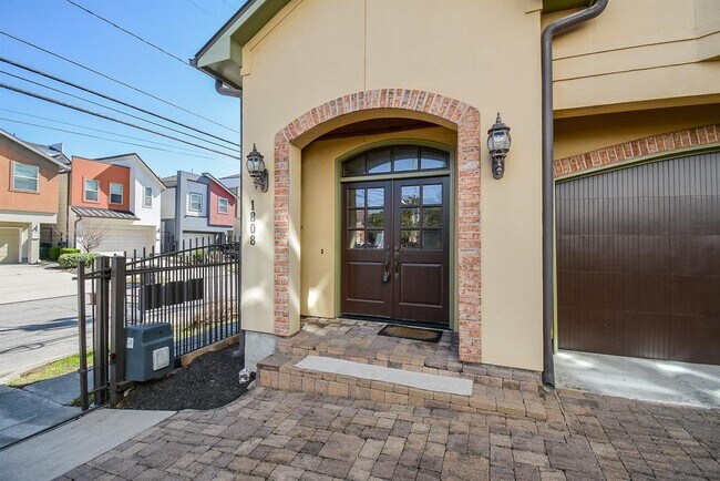 Foto del edificio - 1808 Wichita St