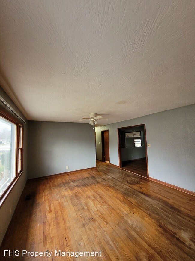 Building Photo - 4 br, 1.5 bath House - 224 E Seminole St