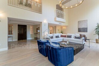 Building Photo - 8602 E Vista Del Lago