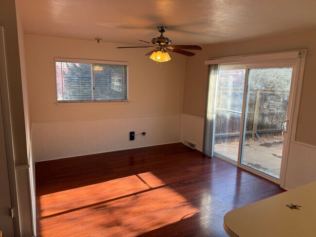 Foto del edificio - LARGE TOWNHOUSE IN CENTENNIAL!!!