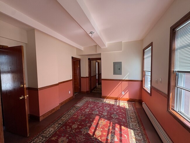 Building Photo - 8 Bynner St
