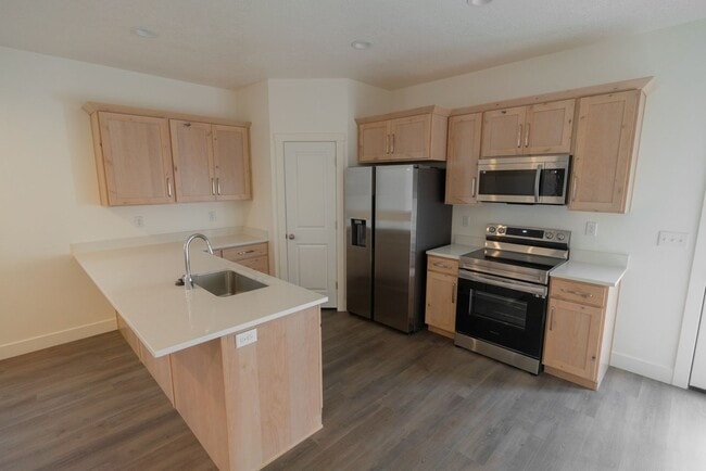 Building Photo - Luxury 5 Bedroom 3 Bath with Upscale Amenities for Rent Tremonton, Utah