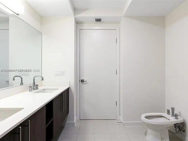 Foto del edificio - 7825 NW 107th Ave