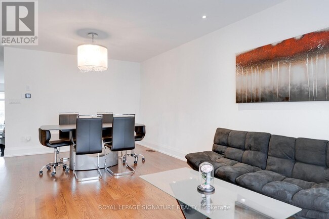 Photo du bâtiment - 119B Hillside Ave