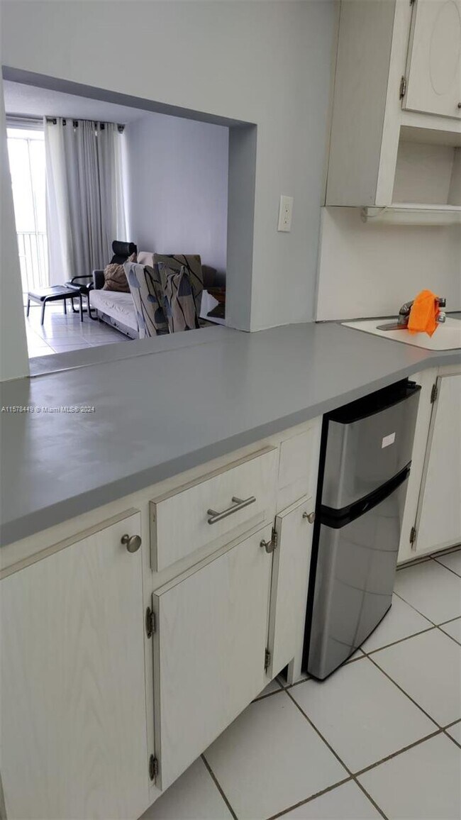 Foto del edificio - 1680 NE 191st St