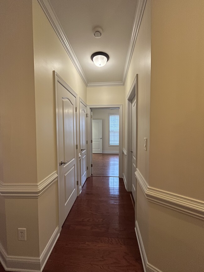 Building Photo - 212 Fountainhead Ln