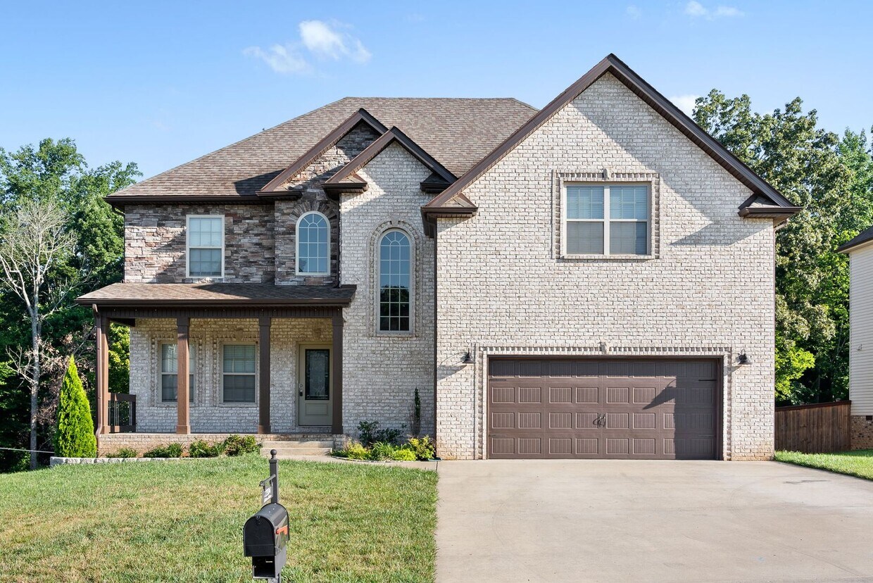 Foto principal - Pet Friendly Four Bedroom with Bonus!