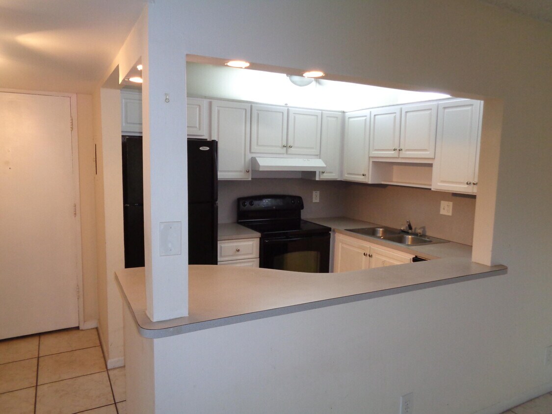 Primary Photo - 253 S Cypress Rd