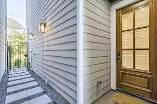 Building Photo - 1528 Chestnut St
