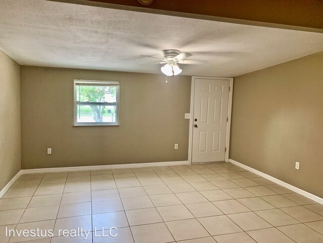 Building Photo - 2 br, 1 bath House - 205 60th ave Dr W
