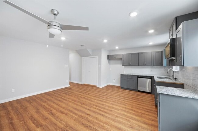 Foto del edificio - 8715 Bertwood St