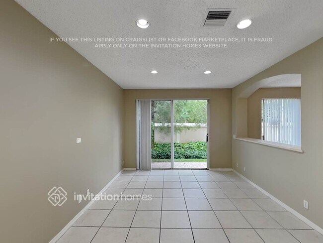 Foto del edificio - 10630 NW 1st St