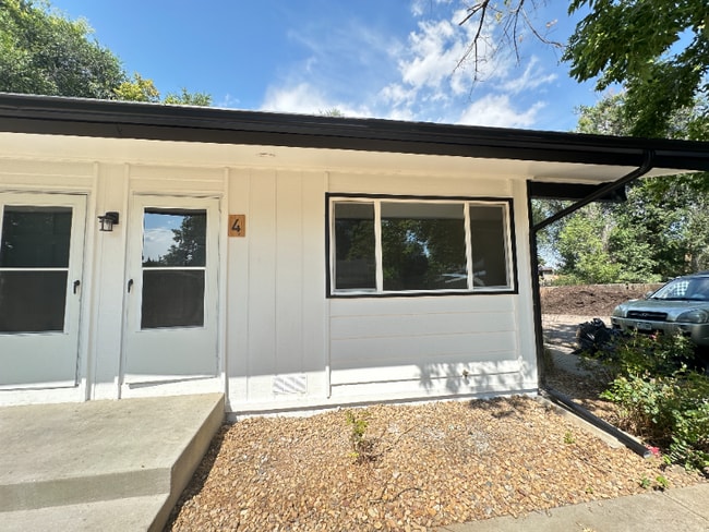 Building Photo - 1216 Maple St