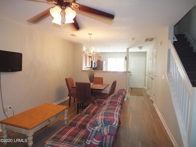 Foto del edificio - 522 Candida Dr