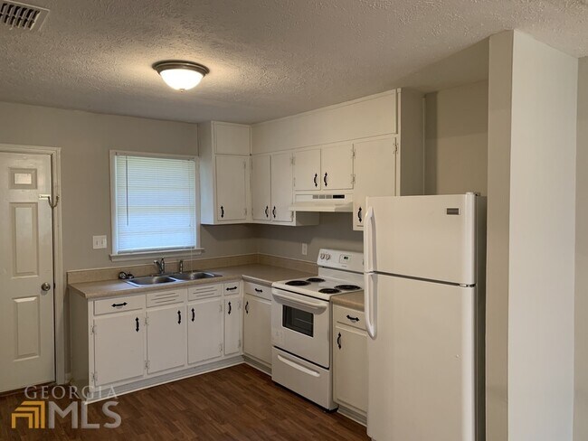 Building Photo - 6211 Florrie Dr