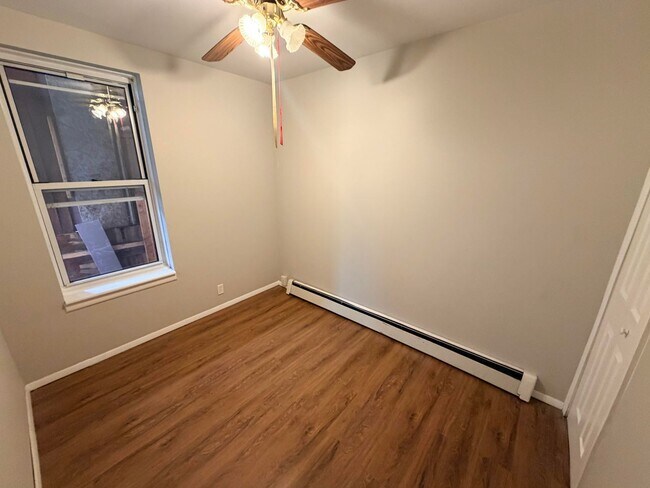 Foto del edificio - 212 Myrtle Ave