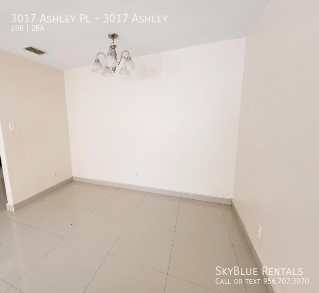 Foto del edificio - 3017 Ashley Pl