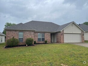 Building Photo - 3318 Arkansas Dr