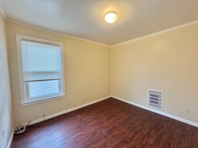 Foto del edificio - 900-902-902 S Plymouth Ave