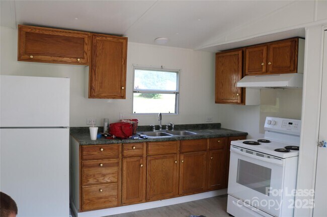 Foto del edificio - 121 Newfield Ct