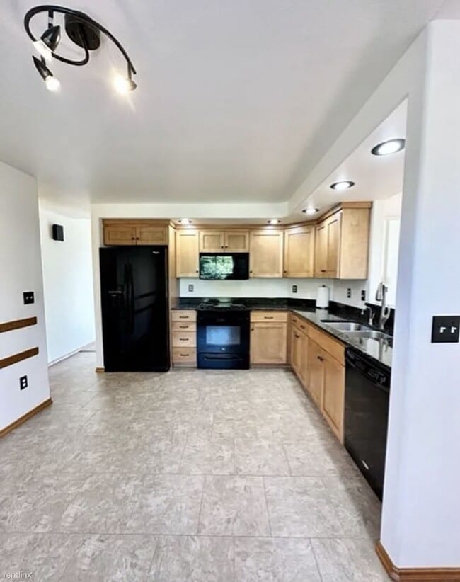 Building Photo - 3 br, 2.5 bath House - 20819 144th Avenue ...