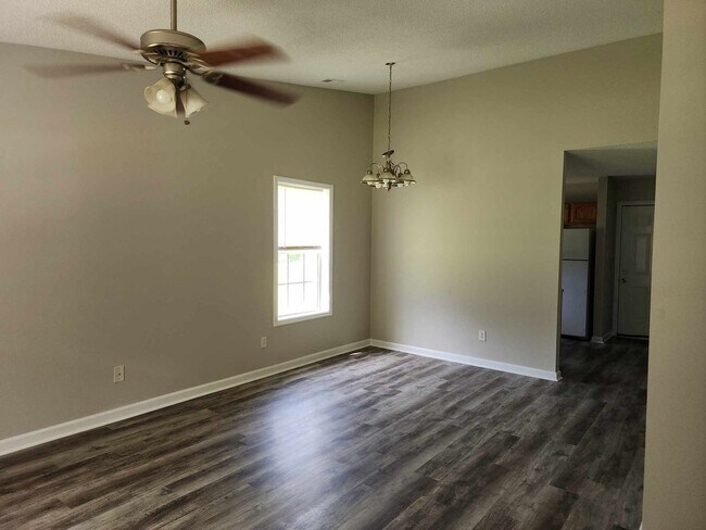 Foto del edificio - Cute Duplex At Affordable Price!!