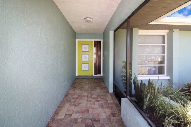 Foto del edificio - South Venice Annual Home for Rent