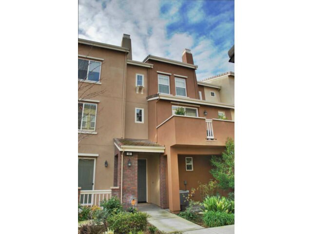 Building Photo - 66 Muller Pl