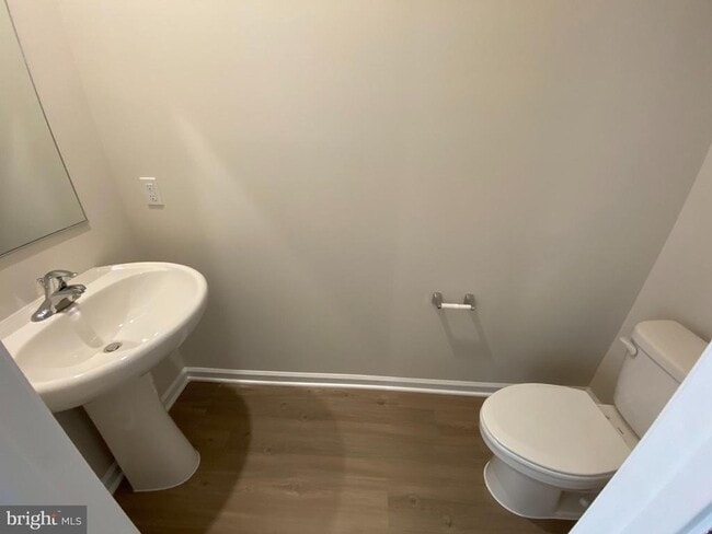 Building Photo - 134 Bloomsbury St