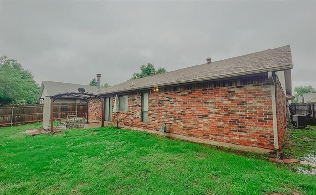 Foto del edificio - 712 S Willowood Dr