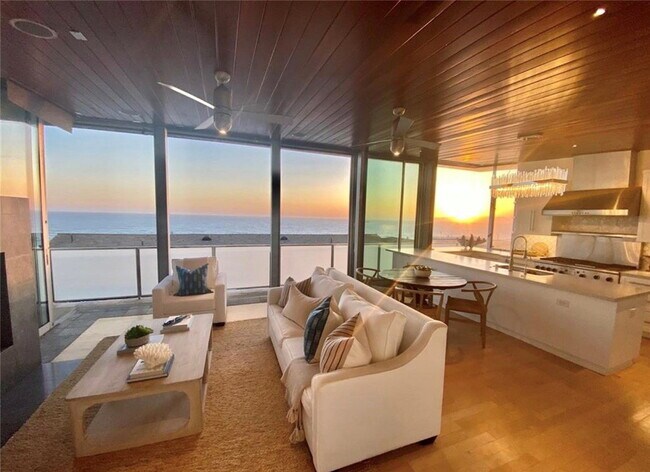 Foto del edificio - 3316 N Crest Dr