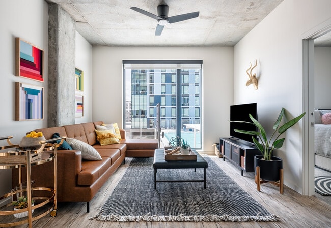 Rev - Rev Apartments