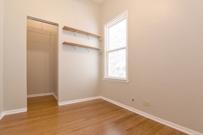 Building Photo - 1131 W Taylor St