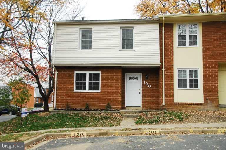 Foto principal - 120 Oak Dr
