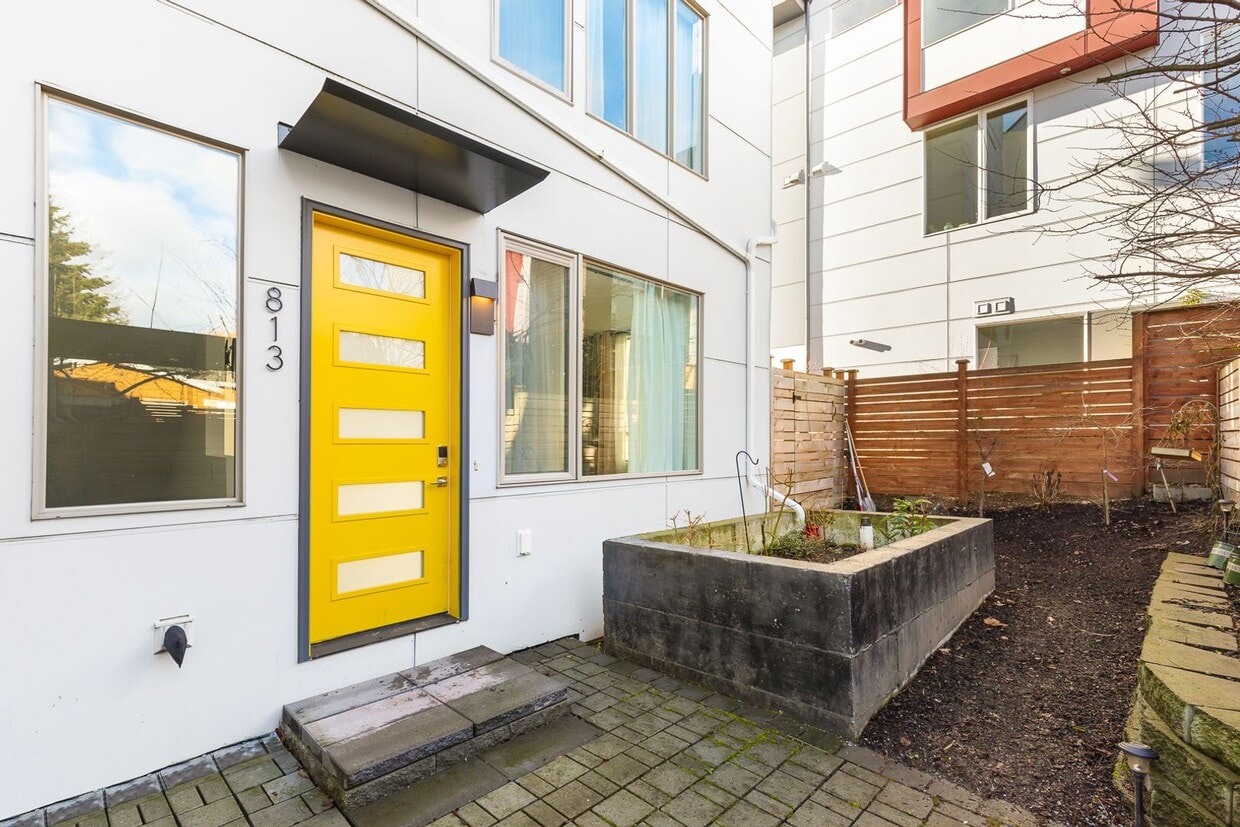 Primary Photo - Leschi New Construction 5-Bedroom Townhouse