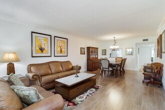 Building Photo - 1816 Kings Lake Blvd