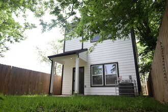 Building Photo - 6614 Foster St