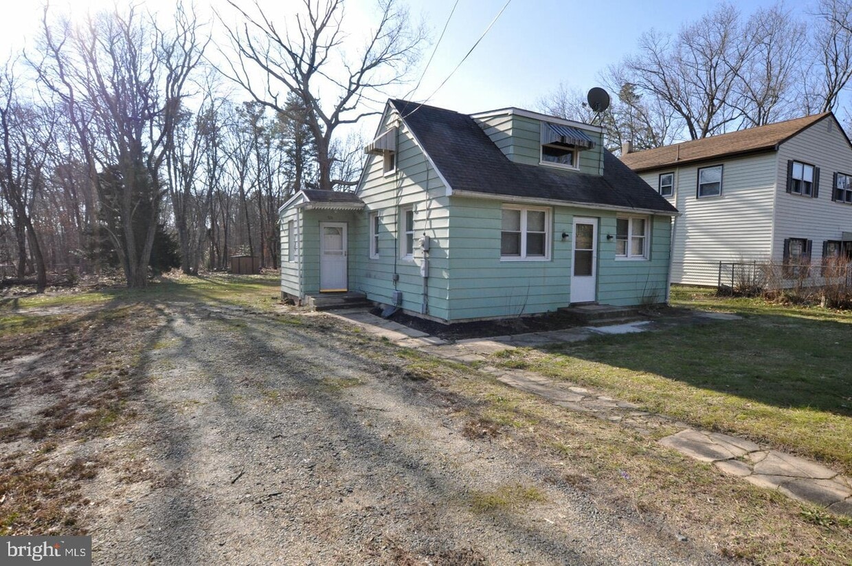 Primary Photo - 526 Lakehurst Rd