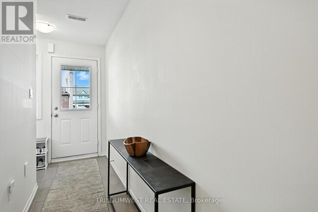 Building Photo - 5016 DeSantis Dr