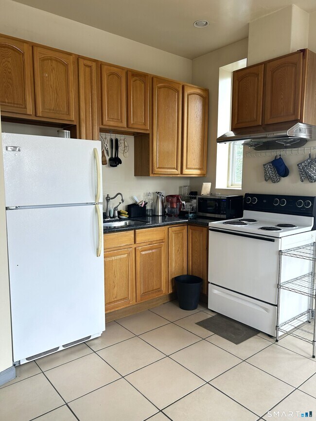 Foto del edificio - 71-73 Whitney Ave