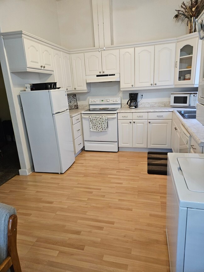 Kitchen - 1209 S 2nd Pl