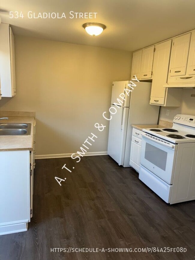 Photo - 534 Gladiola St House