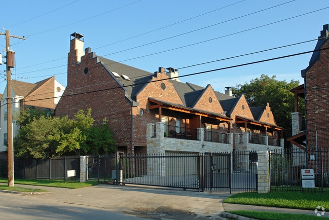 Building Photo - 6015 Oram