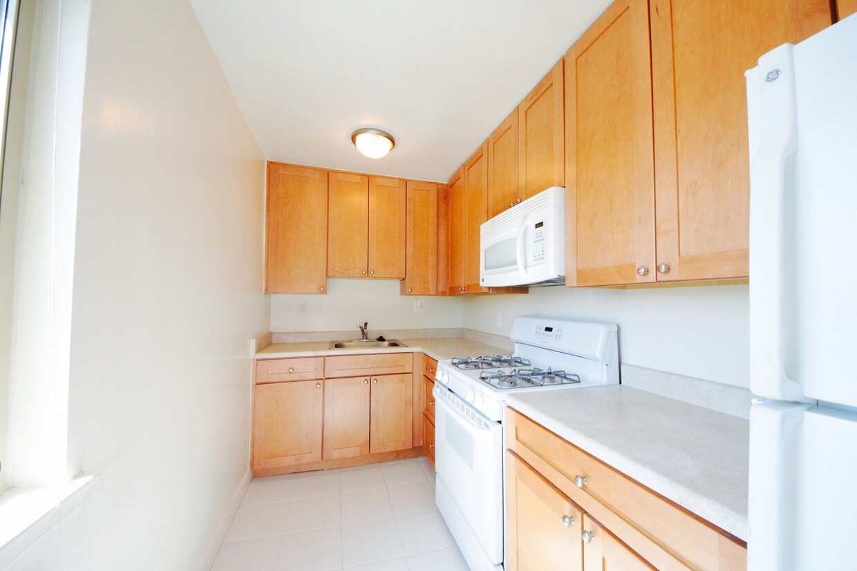 Primary Photo - 1311 Madison St NW