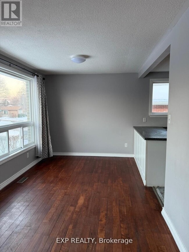 Photo du bâtiment - 17 Gable Dr