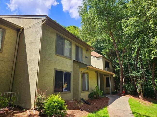 Foto del edificio - 245 Seasons Pkwy