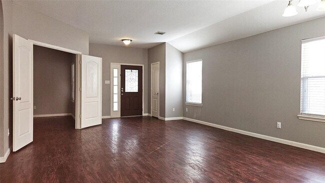 Foto del edificio - 21526 Pointed Oak Ln